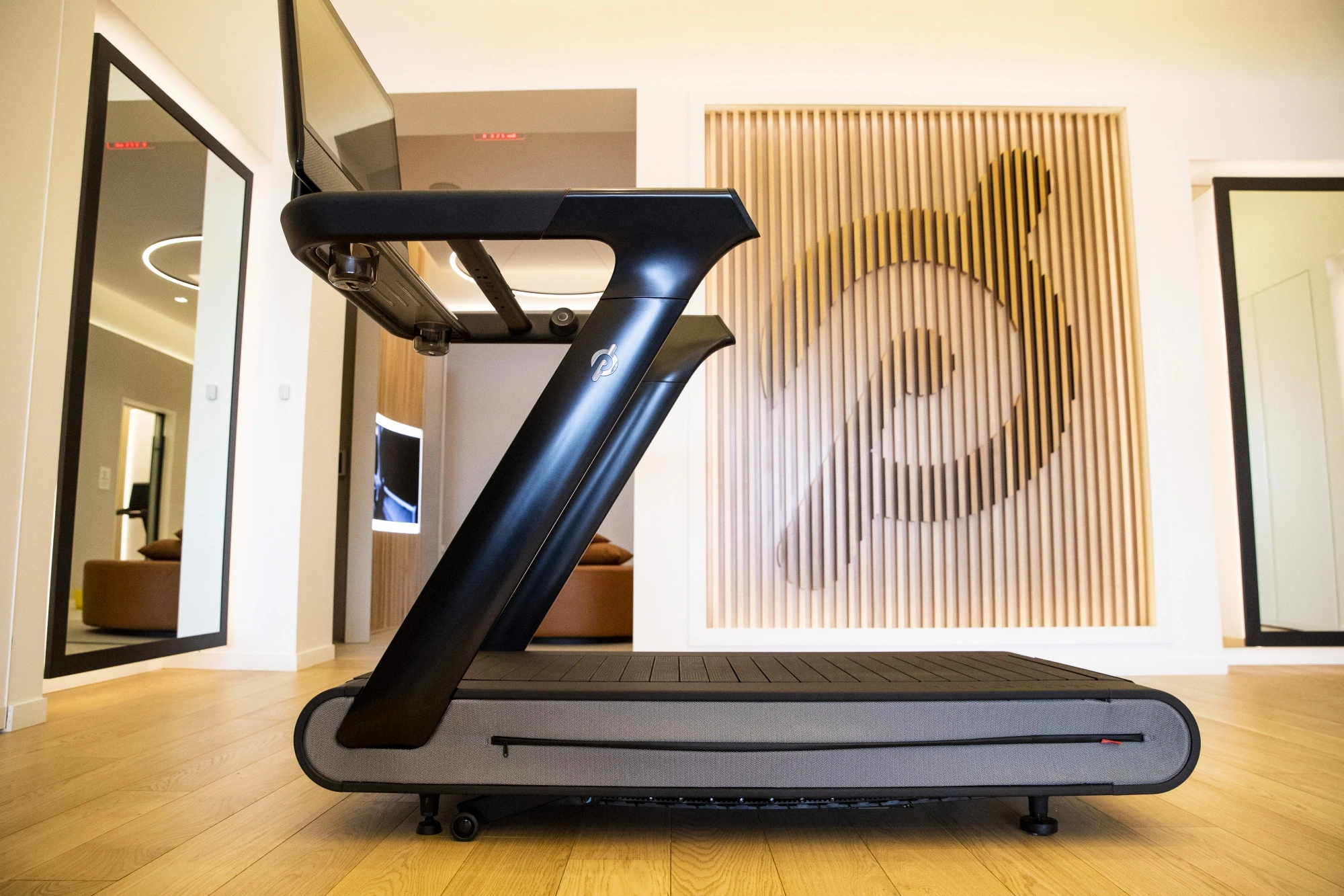 Does Peloton Treadmill Have Incline?
